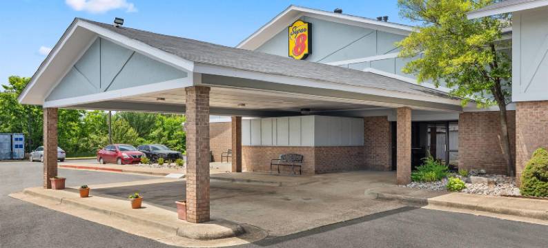 哈里森速8酒店(Super 8 by Wyndham Harrison AR)图片