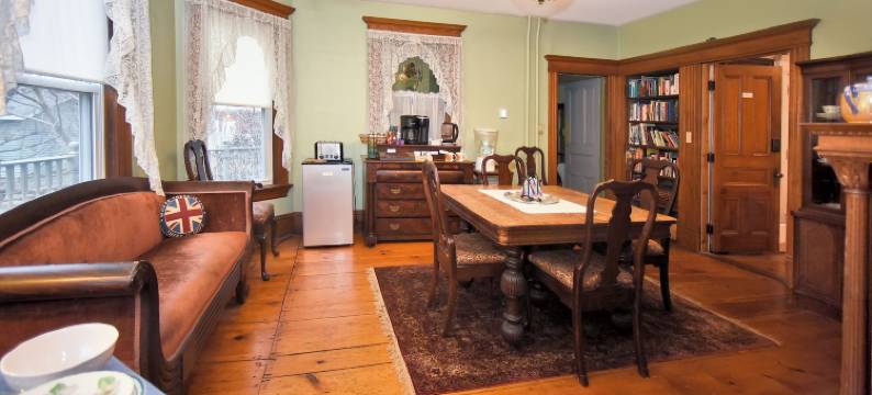 开花旅馆(Blooming Inn Shelburne Falls)图片