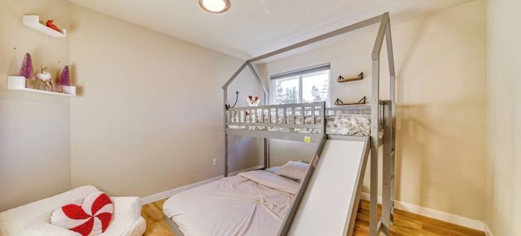 湖滨宝石：埃弗里特带阳台、火坑和院子(Lakefront Gem: Balcony, Fire Pit & Yard in Everett)图片