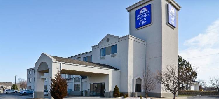 利斯萨米特 - 堪萨斯城凯艺酒店(Quality Inn Lees Summit - Kansas City)图片