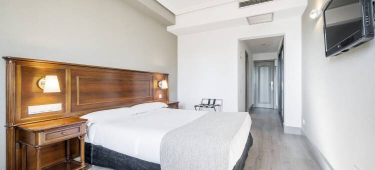 伊伦尼安拉斯洛马斯酒店(Hotel Ilunion Las Lomas)图片