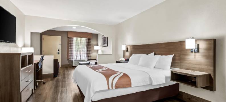 凯艺套房酒店-近罗宾斯空军基地(Quality Inn & Suites Near Robins Air Force Base)图片