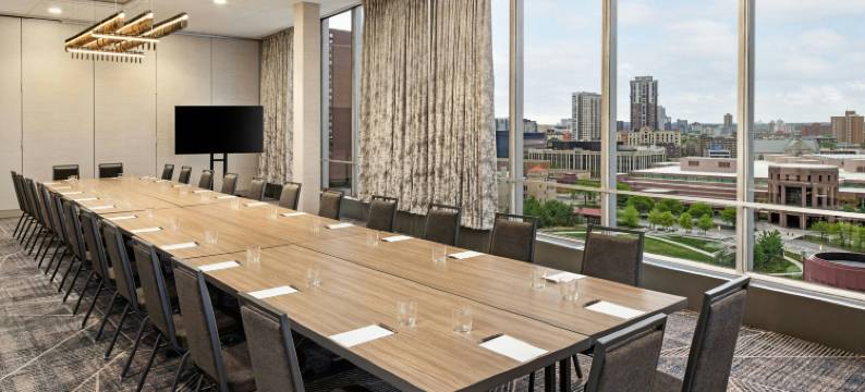 明尼阿波利斯市中心喜来登会议中心酒店(Sheraton Minneapolis Downtown Convention Center)图片