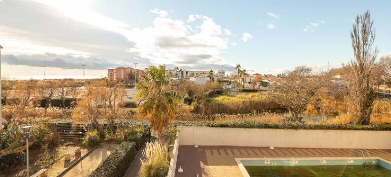 Apartment with Pool Access, Agde图片