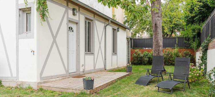 House for 18 people with cinema Place Morny图片