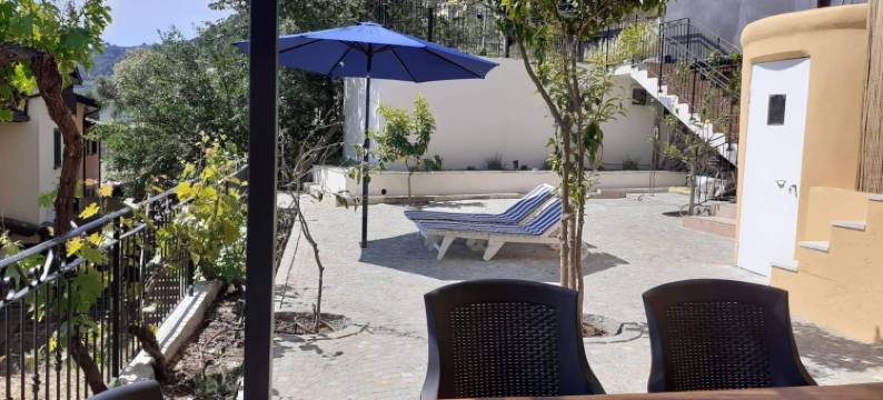 Chic Coastal Hill Escape图片