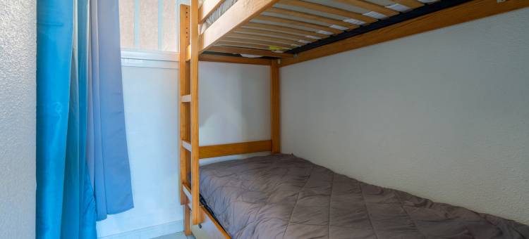 Beachside Apartment with Pool图片