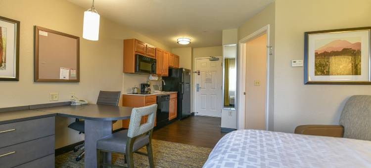 Candlewood Suites 梅德福(Candlewood Suites Medford)图片