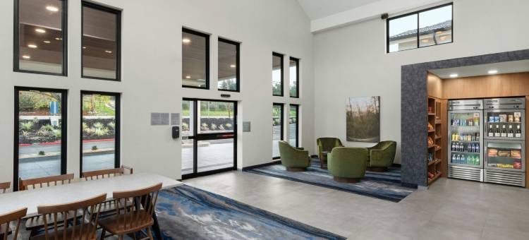 阿塔斯卡德罗万枫酒店(Fairfield by Marriott Inn & Suites Atascadero)图片