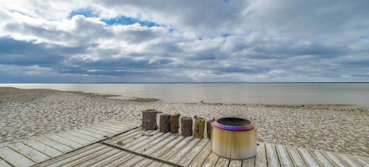 湖休伦海滨逃逸：令人惊叹的日落(Breathtaking Sunsets: Lake Huron Beachfront Escape)图片