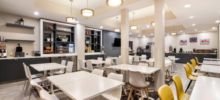 汤卜朗山地区麦客达温德姆酒店(Microtel Inn & Suites by Wyndham Mont Tremblant)图片