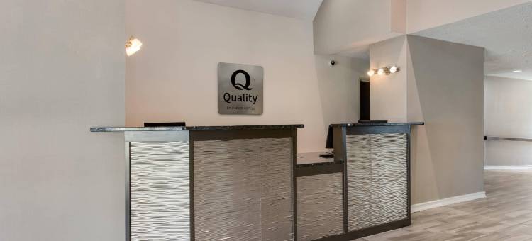 利斯萨米特 - 堪萨斯城凯艺酒店(Quality Inn Lees Summit - Kansas City)图片