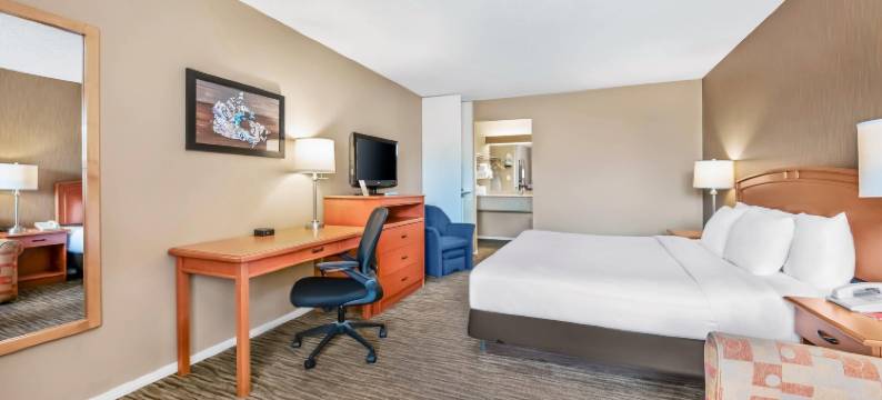 北温哥华凯富套房酒店(Econo Lodge Inn & Suites - North Vancouver)图片