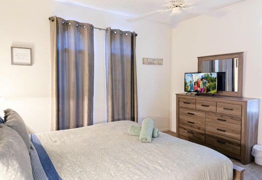 Private Pool, Spa and Game Room Escape - Beautiful Family Haven Hotel Overview