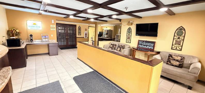 怀特沃特速8酒店(Fairview Inn & Suites Whitewater)图片