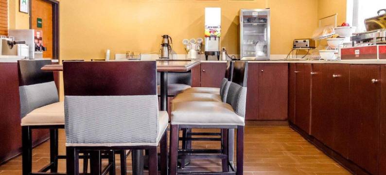 路易斯维尔东舒适套房酒店(Comfort Suites Louisville East)图片