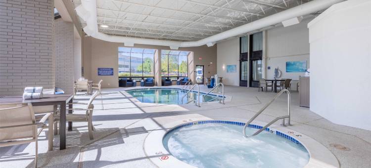 圣路易斯机场德鲁里套房酒店(Drury Inn & Suites St. Louis Airport)图片