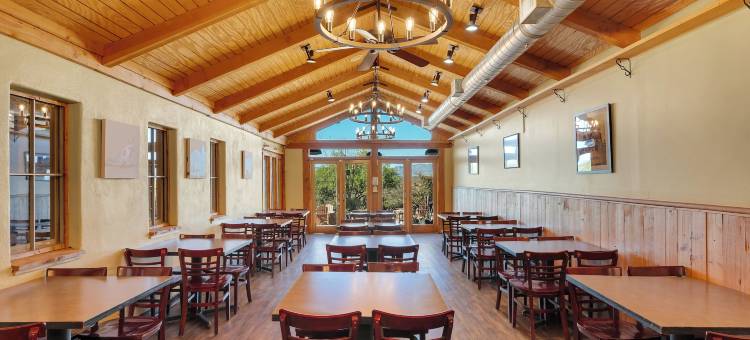 贝斯特韦斯特SureStay精选图姆斯顿瞭望山林小屋(Tombstone Lookout Lodge, SureStay Collection by Best Western)图片