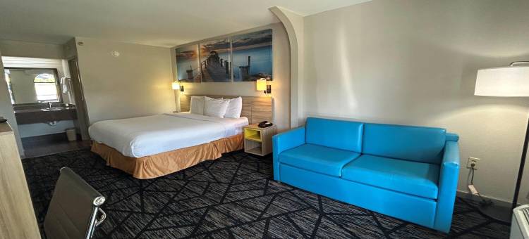 斯托克布里奇南亚特兰大戴斯套房酒店(Days Inn & Suites by Wyndham Stockbridge South Atlanta)图片