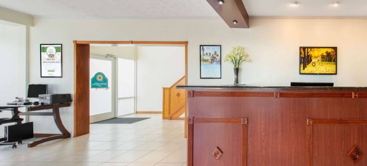 克利尔沃特中心拉昆塔温德姆酒店(La Quinta Inn by Wyndham Clearwater Central)图片