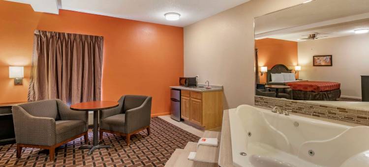 伊康套房旅馆(Econo Lodge Inn & Suites)图片