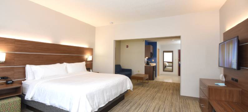 智选假日套房酒店南部的杉木树丛区(Holiday Inn Express & Suites SOUTHERN PINES-PINEHURST AREA by IHG)图片