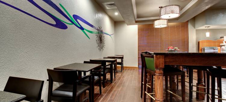 Holiday Inn Express 马什菲尔德(斯普林菲尔德区)(Holiday Inn Express Marshfield (Springfield Area))图片