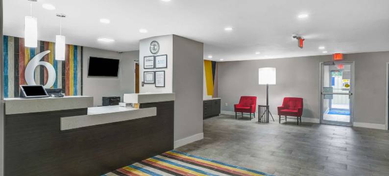 乔治亚杜鲁斯 6 号开间 - 近天然气南区(Studio 6 Duluth, GA - Near Gas South District)图片