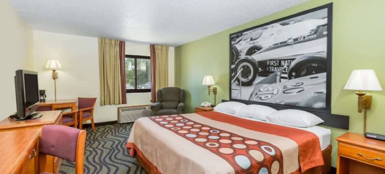 牛顿温德姆速8酒店(Super 8 by Wyndham Newton)图片