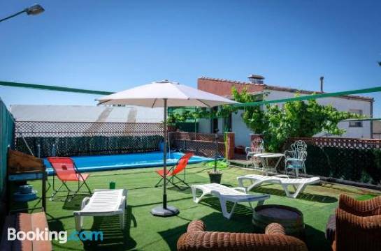 比蒂古迪诺 3 居私人别墅 - 附私人游泳池/设备完善阳台/无线上网(Charming Villa in Vitigudino with Private Pool)