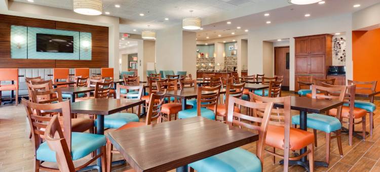 迈尔斯堡机场FGCU德鲁里套房酒店(Drury Inn & Suites Fort Myers Airport FGCU)图片