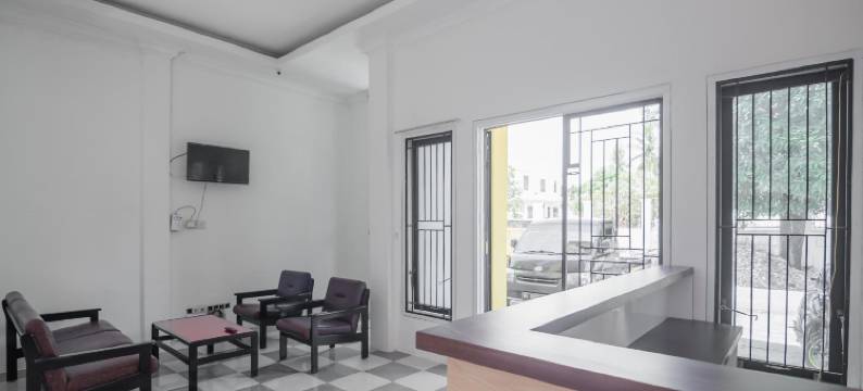 瑞德多兹酒店 - 近占碑苏丹塔哈机场(RedDoorz Syariah Near Sultan Thaha Airport Jambi)图片