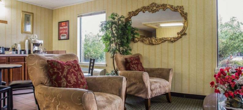 伊克诺套房旅馆(Econo Lodge Inn & Suites)图片