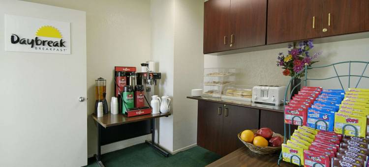 泰勒购物中心海滨戴斯酒店(Days Inn by Wyndham Riverside Tyler Mall)图片