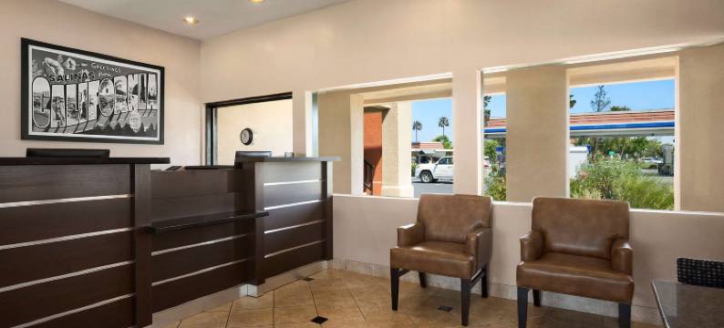 萨利纳斯速8酒店(Super 8 by Wyndham Salinas)图片