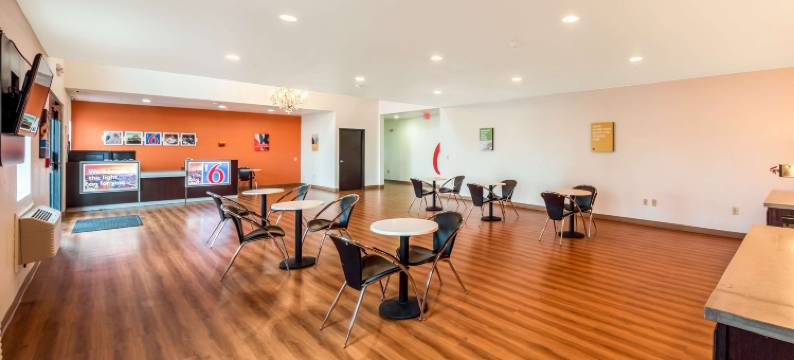 德克萨斯乔丹顿 6 号汽车旅馆(Motel 6 Jourdanton, TX)图片