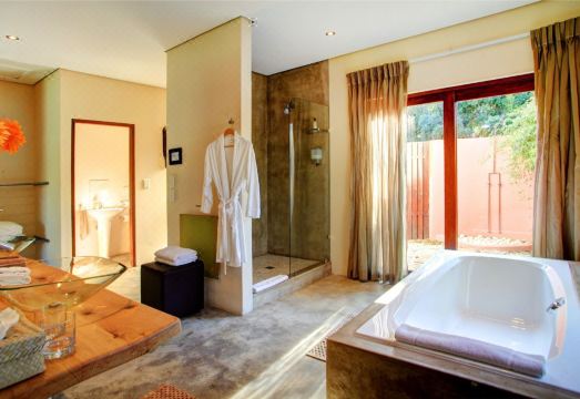 Lily Pond Country Lodge Hotel Overview