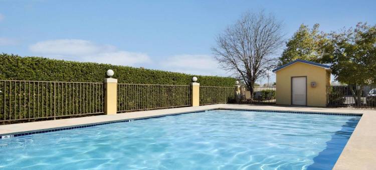 门罗速8酒店(Super 8 by Wyndham Monroe)图片