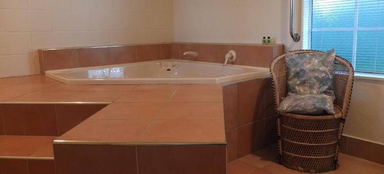 克罗尼尔庭院汽车旅馆(Colonial Court Motel)图片