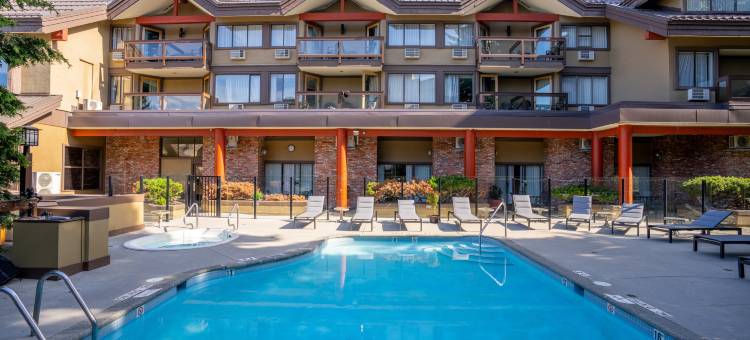 惠斯勒乡村旅馆和套房(Whistler Village Inn & Suites)图片