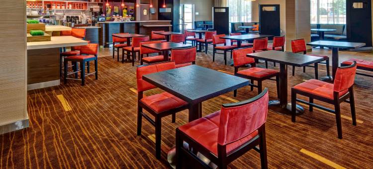 韦斯特伯里长岛万怡酒店(Courtyard Westbury Long Island)图片