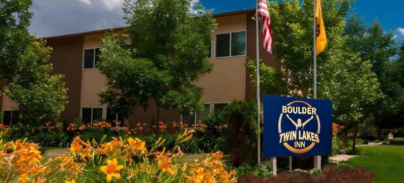 博尔德双湖酒店(Boulder Twin Lakes Inn)图片