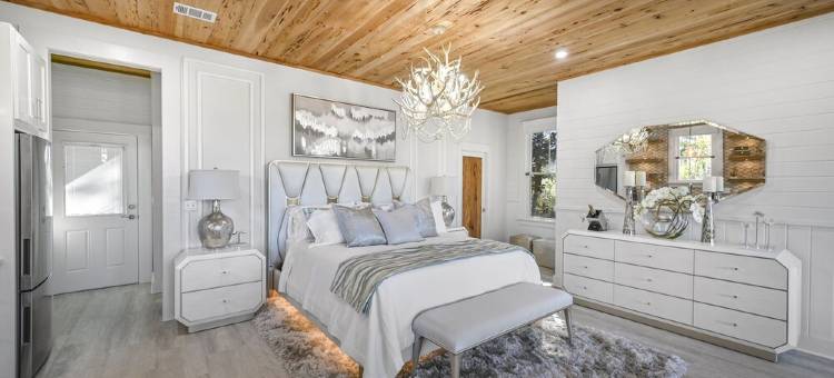 ★Luxuriously Romantic One-Of-A-Kind Treehouse w/Canoe, Fire Pit and More★图片