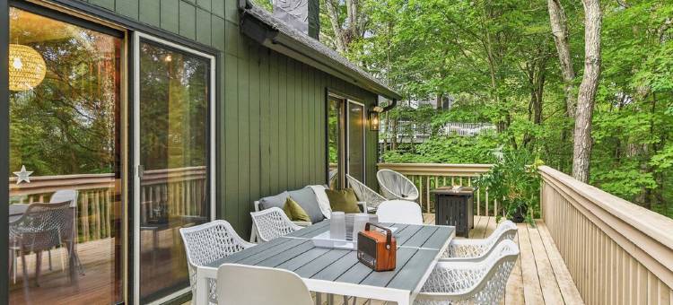 Saw Creek Chalet • Pools • Lake • Firepit • Deck • Gas Grill • by Bushkill Falls图片