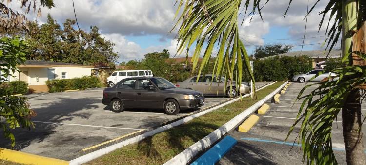 迈阿密机场汽车旅馆公园道酒店(Parkway Inn)图片