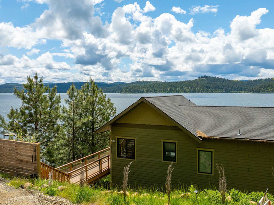 Stunning Lake Views and Private Dock - Charming Waterfront Haven