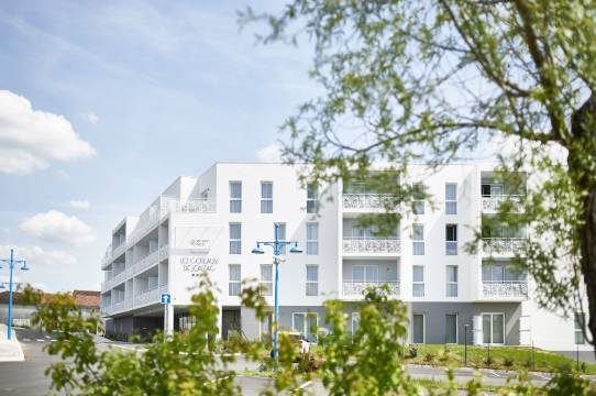 蓝色假日住宅容扎克长住酒店(Résidence Vacances Bleues les Coteaux de Jonzac)