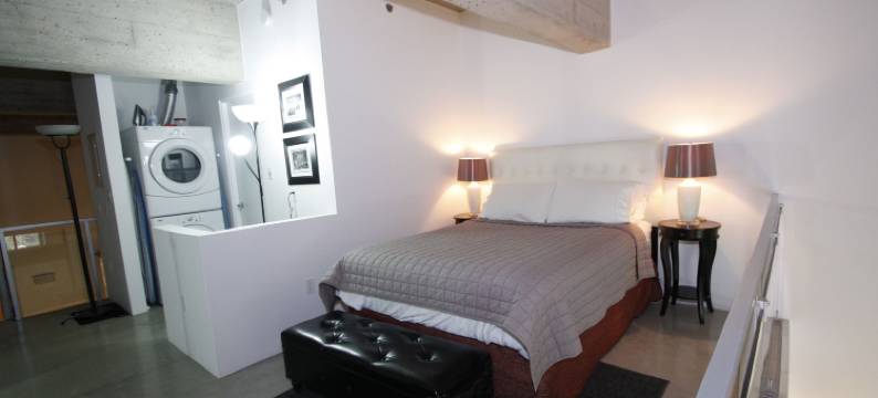 市中心公寓式客房酒店 - 附车库(Downtown Loft Style Condo Heated Parking)图片