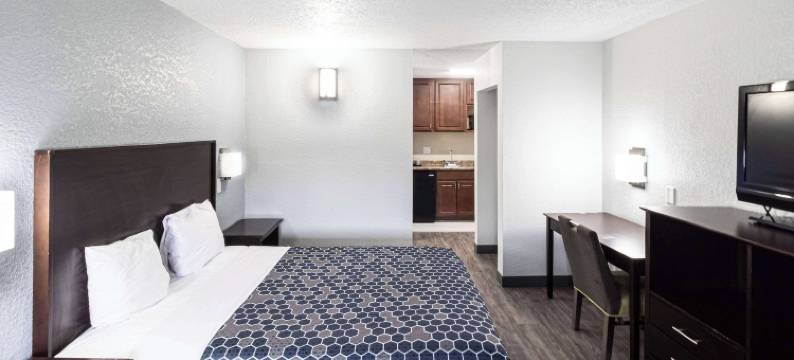 利堡罗德威酒店(Rodeway Inn at Fort Lee)图片