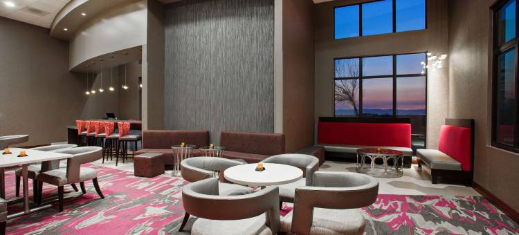 奥克兰机场阿拉梅达欢朋套房酒店(Hampton Inn & Suites Oakland Airport-Alameda)图片